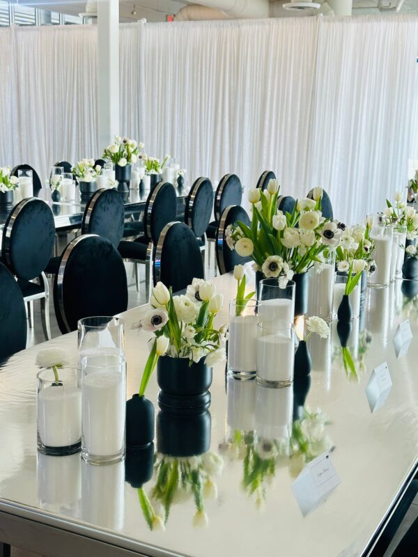 Elegancia en la Mesa de los Invitados