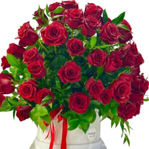 Cien hermosas rosas rojas