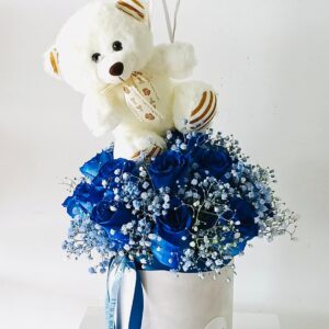 Rosas azules para recién nacido Regalo para bebé recién nacido Porta flores blanco delicado Osito de peluche blanco Flores para bebé recién nacido Arreglo de flores para recién nacido